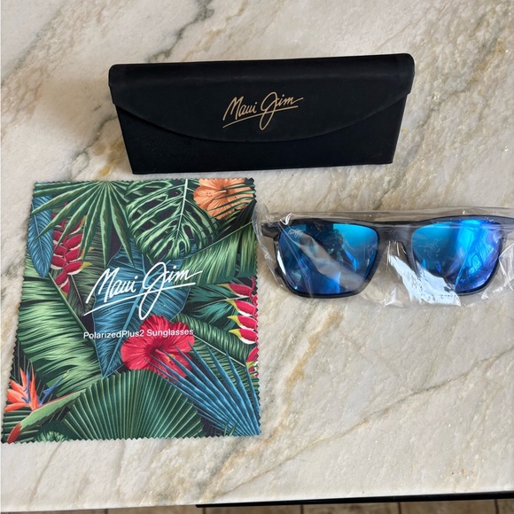 Maui Jim Blue Sunglasses - Picture 1 of 4